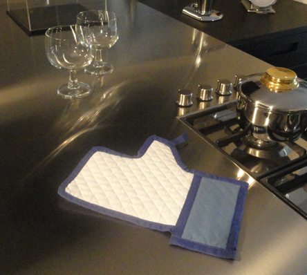 the Facebook Like Oven Mitt by Enrique Luis Sardi